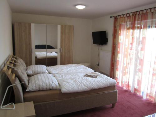 Deluxe Double Room with Extra Bed