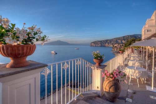 Изглед, Grand Hotel Riviera in Соренто