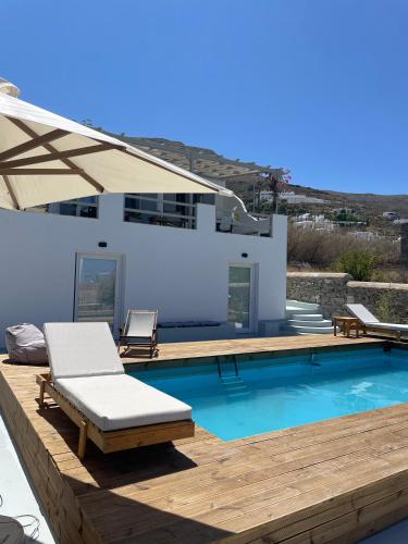 Minimal Grey Apartment Pool-front in Paros