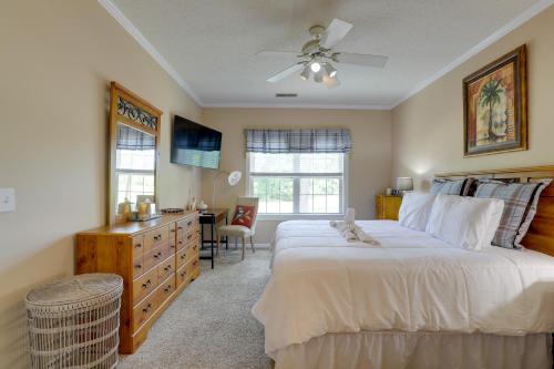 Golf Getaway with Pool Access in Myrtle Beach! Golf Getaway with Pool Access in Myrtle Beach!