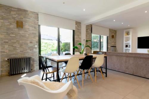 JO 2024 - Maison d'architecte avec jardin in Villeneuve-la-Garenne