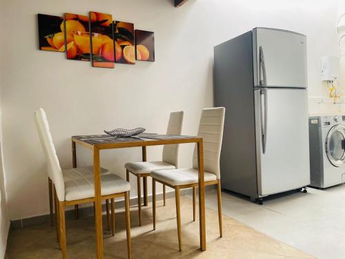 Hermoso apartamento con estacionamiento, Medellín (photo 4)