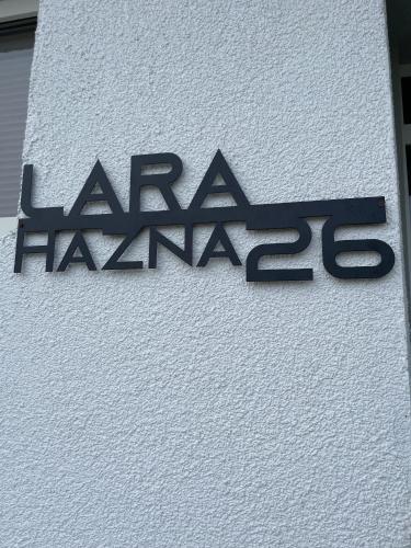 Lara - 12 eur po osobi