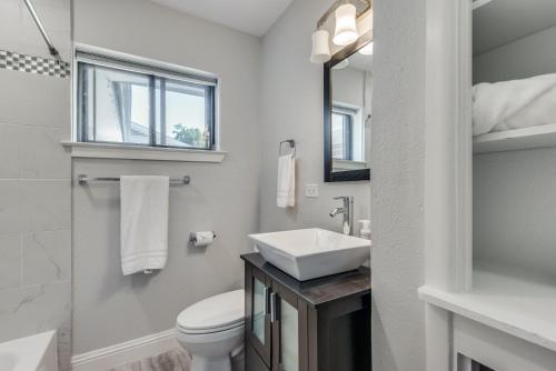 Modern, Roomy, Game Room, Patio, Family Home, Private Parking, Dallas (foto 10)