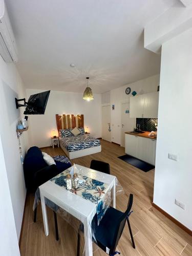 Apartment Due Mari Milano ZONA PORTELLO-FIERA FREE WI-FI, Милан