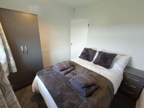Alton Towers/Foxfield & Oak Barns/Peak District in Bagnall