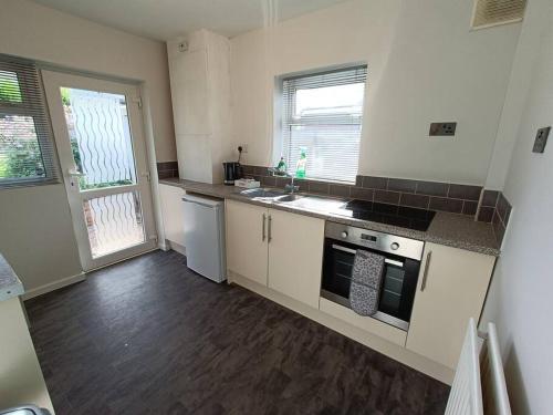 virtuve, Alton Towers/Foxfield & Oak Barns/Peak District in Bagnall