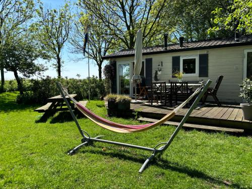 Waterside Escape with Private Jetty, Heeg (foto 3)
