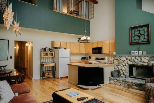 NEW! Townhouse - Tenney Mountain Resort in Plymouth