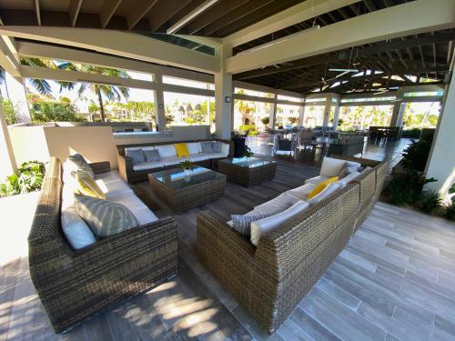 Shared lounge/TV area, 3 BR – Villa Coco at Lakeside Villas in Vega Alta