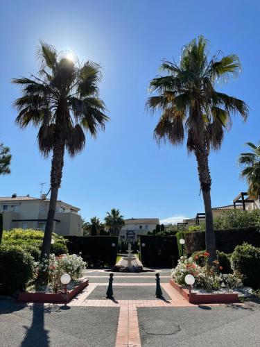 Surrounding environment, Bali vibes piscine tennis wifi AC Clim in Les Breguieres