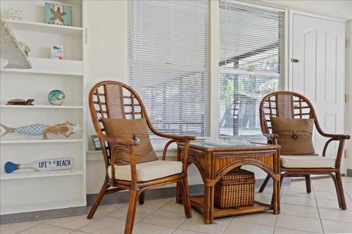 Coastal Chic Home, Walk to Beach in Cocoa Beach, USA