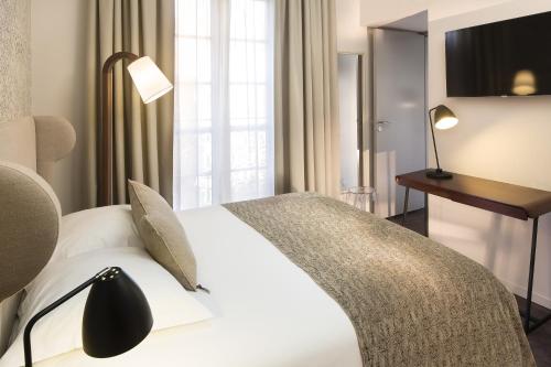 room detail thumbnail 1