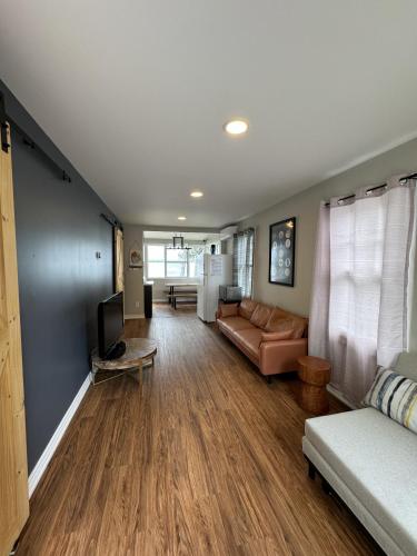 Myriad Fins Cottage and Marina in Kawartha Lakes