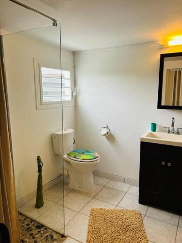 Ducha, Refuge PêBê Joli logement au coeur d'un immense jardin tropical (Refuge PeBe Joli logement au coeur d'un immense jardin tropical) in Ducos