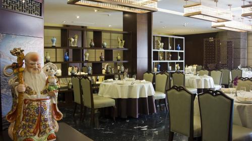 مطعم, Tang Palace Hotel in رومان ريدج