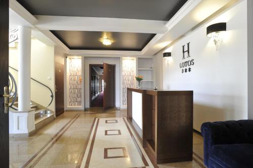 Vestabils, Hotel Lotos in Woskrzenice Duże