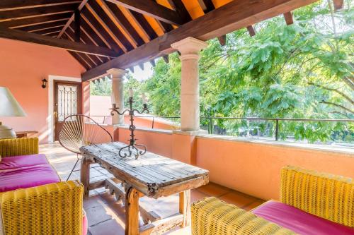 شرفة/ تراس, Casona de Elefantes Boutique Hotel in Tres de Mayo