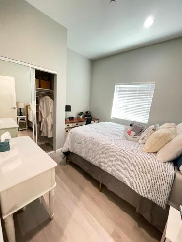 Van Nuys Luxury, near to Universal Studios, and Hollywood in Los Angeles, USA