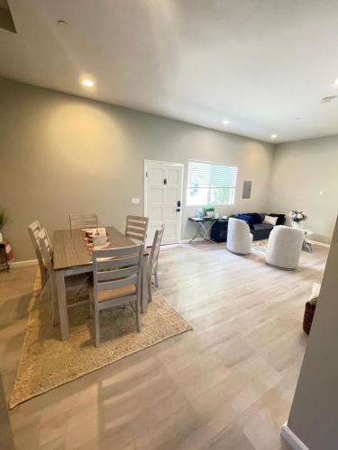 Van Nuys Luxury, near to Universal Studios, and Hollywood in Los Angeles, USA