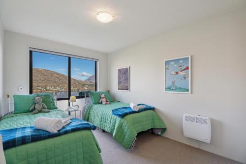 Remarkable Views - Queenstown Holiday Home - image 9