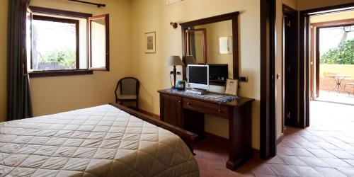 Quadruple Room with Private Bathroom