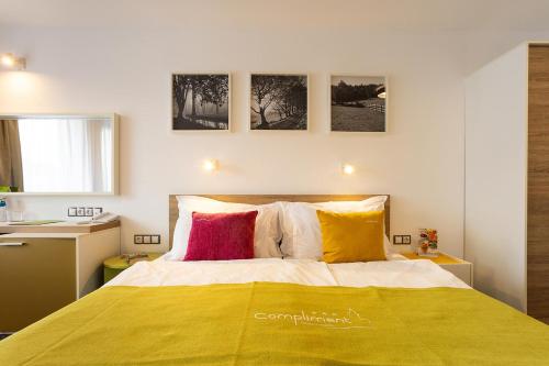 Hotel Compliment - image 9
