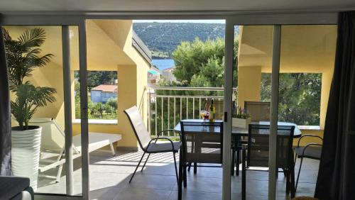Apartments ANTONIA - S. Novalja 3