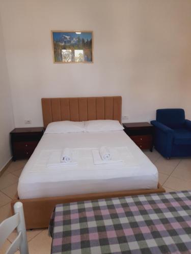 Double Room image 2