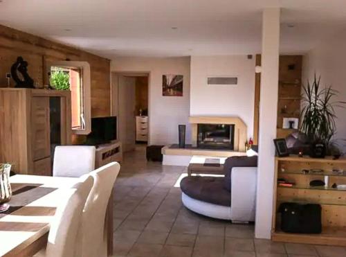 Chalet avec vue panoramique à 5 min des pistes de la station des Brasses (Chalet avec vue panoramique a 5 min des pistes de la station des Brasses) in Fillinges