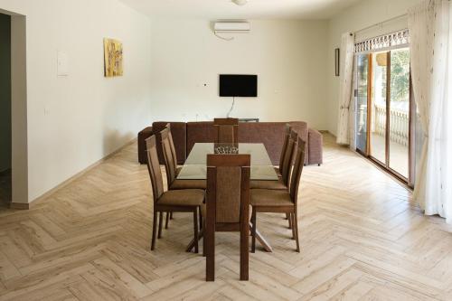 Bilene beige beach house in Bilene