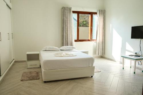 Bilene beige beach house in Bilene