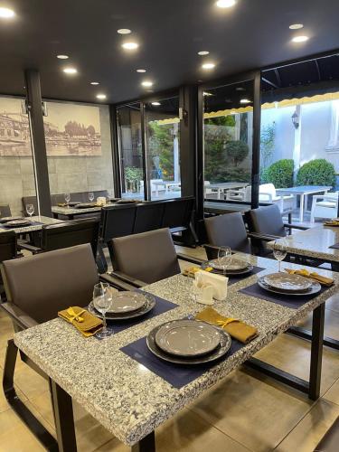 Batumi West Hotel – Batumi, IL