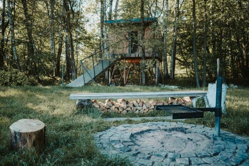 Exterior view, Treehouse Tucapy in Jindrichuv Hradec