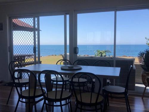 Pet & Family Friendly Ocean Front Beach Cottage, Bargara (zdjęcie 9)