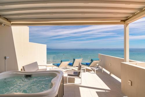 陽台/露台, 伊拉金托斯特斯利維海灘酒店 (Iakinthos Tsilivi Beach) in 蒂錫利維