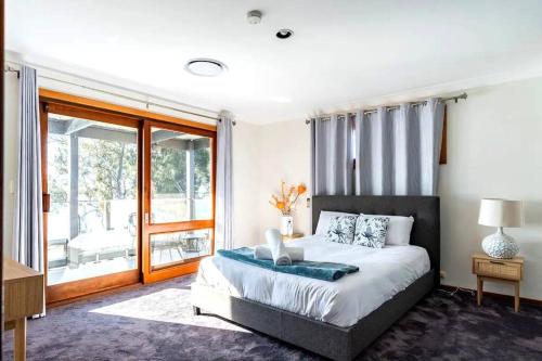 Serene 5 BDRM Villa with Pool in 圖克利