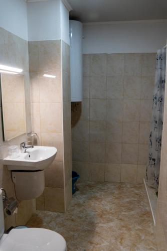 2 bedrooms, 4 beds