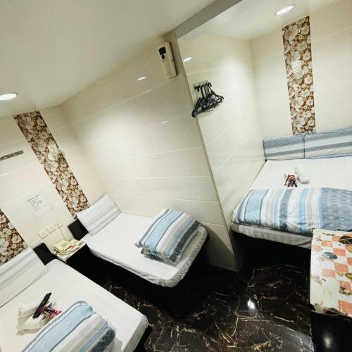 Deluxe Triple Room room in Holland Guest House