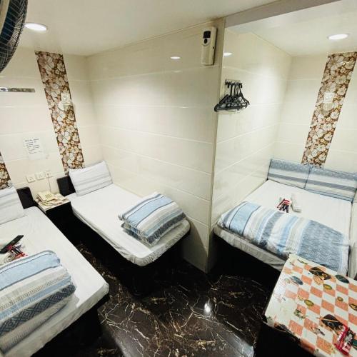 Deluxe Triple Room image 8