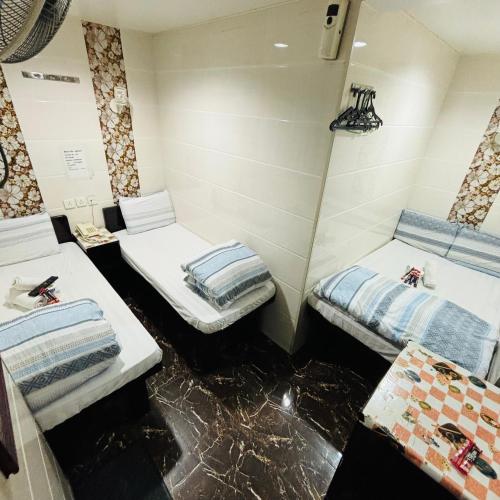 Deluxe Triple Room image 6