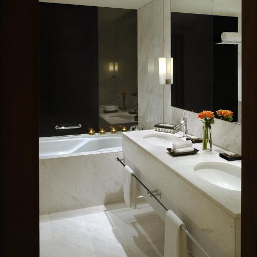 Emaar Residences Fashion Avenue, formerly Address Dubai Mall, Dubaj (fotografie 6)