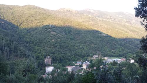 Aux Cyprès du Sud : mer et montagne