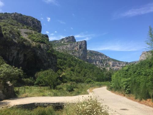 Aux Cyprès du Sud : mer et montagne