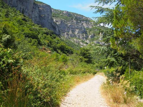 Aux Cyprès du Sud : mer et montagne