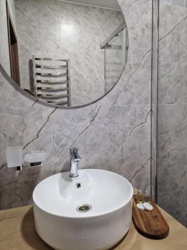 3 bedrooms, 5 beds