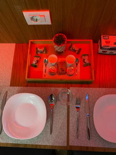 One-Bedroom Apartment image 8