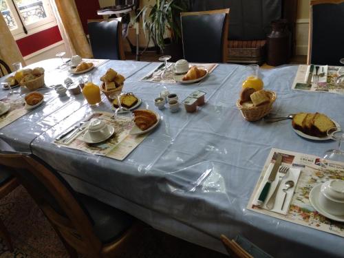 La brasserie chambre d'hotes de Delphine in Saulgé