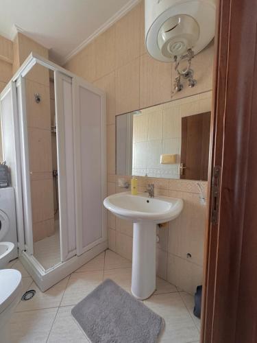 Tirana Vibes, Tirana (photo 3)