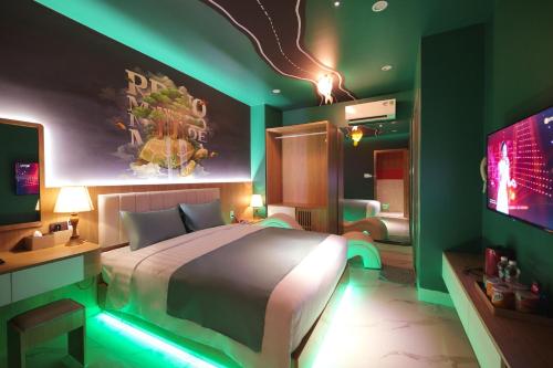 Deluxe Room image 4